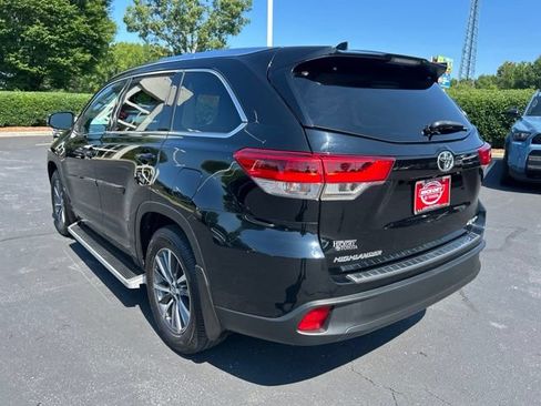 Used 2017 Toyota Highlander SE AWD/4WD image 11
