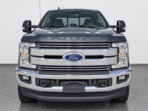 Used 2019 Ford F250 Lariat w/ Lariat Value Package AWD/4WD image 6
