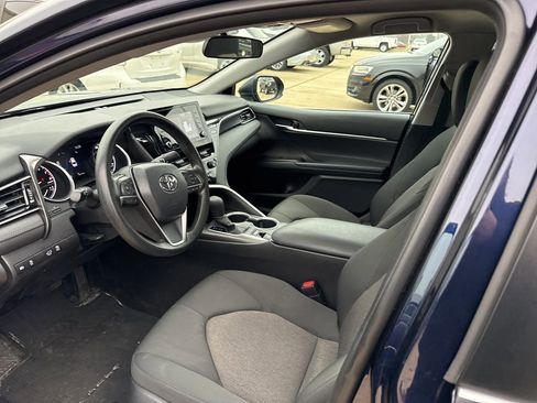 Used 2022 Toyota Camry LE image 10