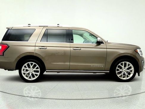 Used 2019 Ford Expedition Platinum AWD/4WD image 4