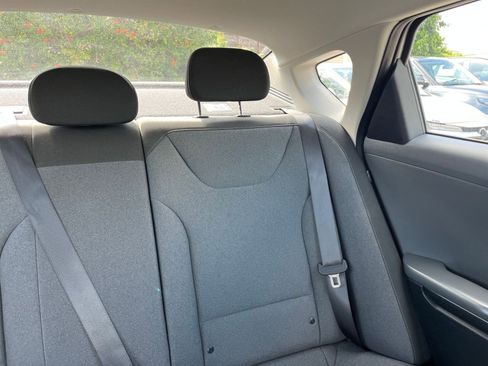 Used 2025 Kia K4 FWD image 38