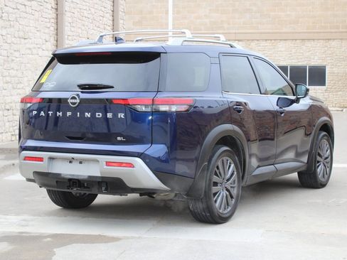 Used 2024 Nissan Pathfinder SL w/ SL Premium Package image 3