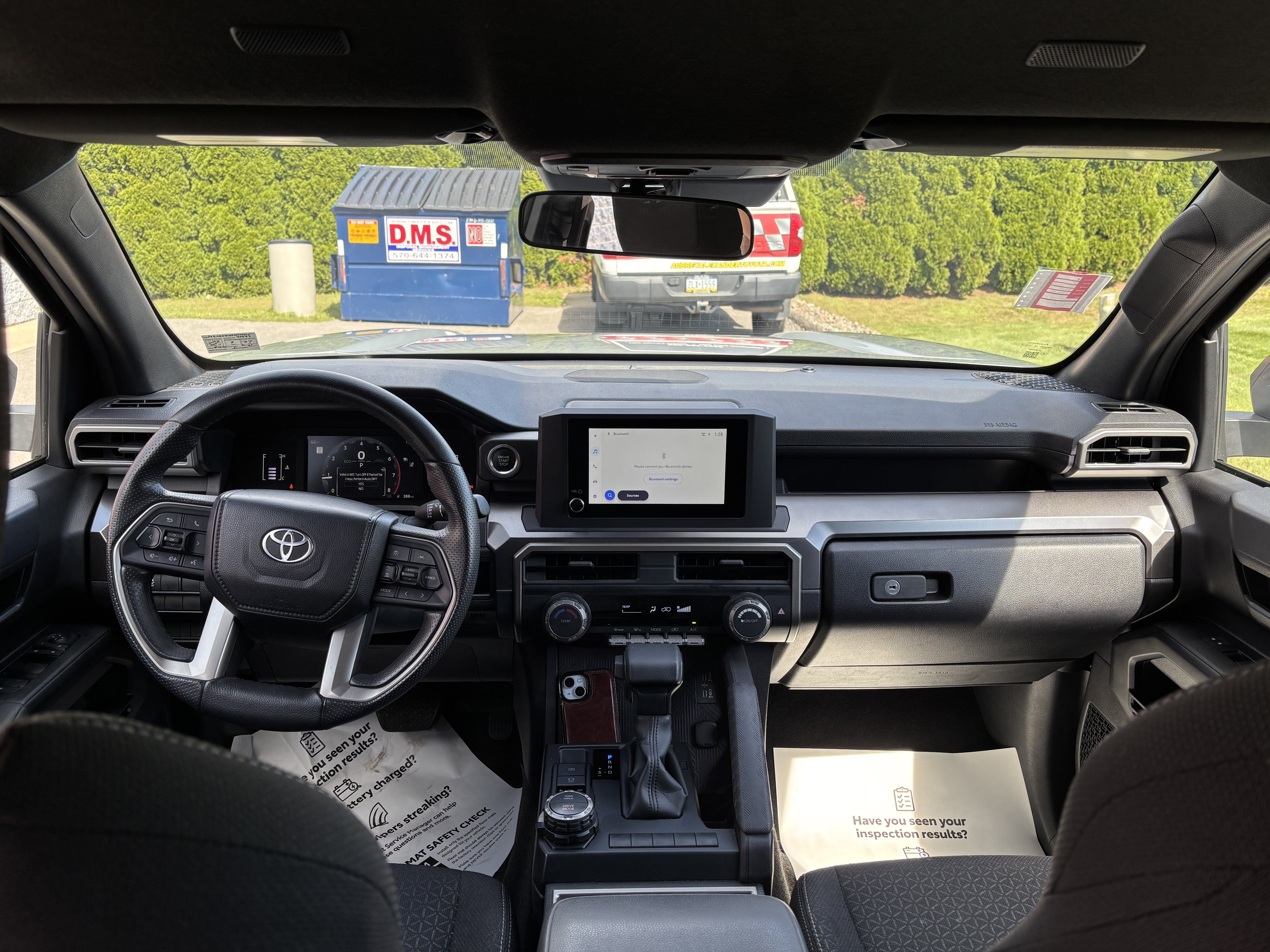 Used 2025 Toyota 4Runner SR5 AWD/4WD image 15