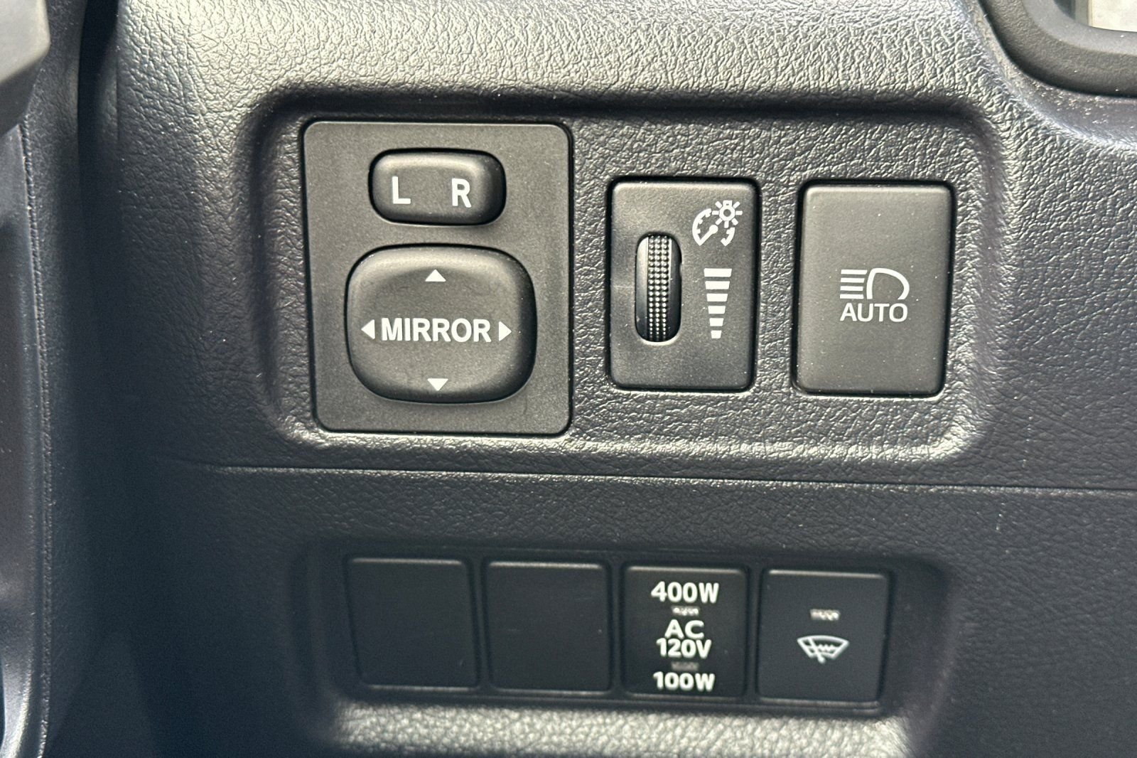 Used 2024 Toyota 4Runner SR5 AWD/4WD image 31