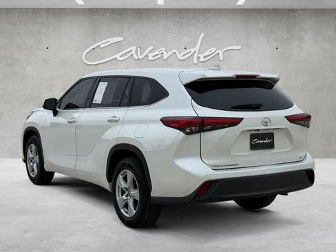 Used 2021 Toyota Highlander LE FWD image 14