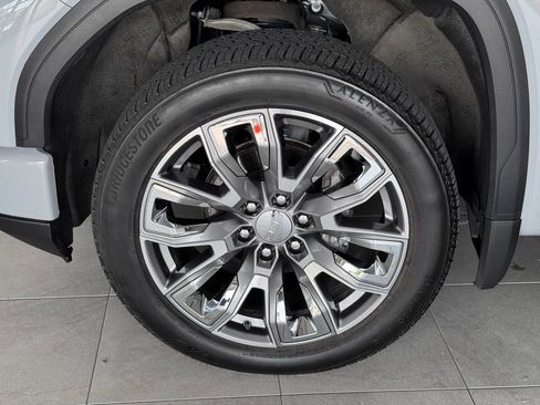 Used 2025 GMC Sierra 1500 Denali w/ Denali Reserve Package AWD/4WD image 4
