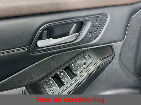 Used 2022 Nissan Rogue SL w/ SL Premium Package image 25