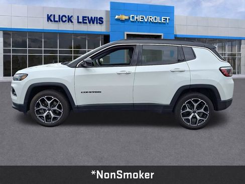 Used 2025 Jeep Compass Limited AWD/4WD image 4
