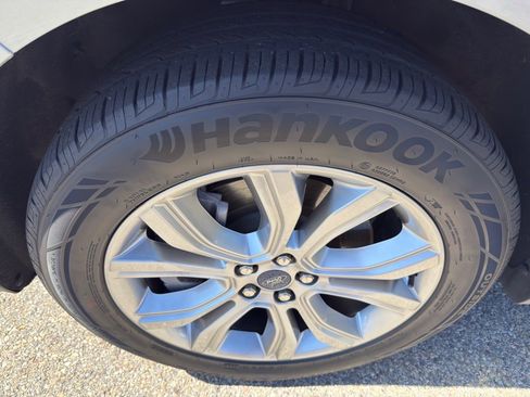 Used 2022 Ford Edge Titanium image 18