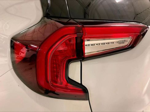 Used 2022 GMC Terrain SLE w/ Driver Convenience Package image 27