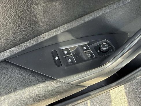 Used 2021 Volkswagen Jetta GLI Autobahn image 11