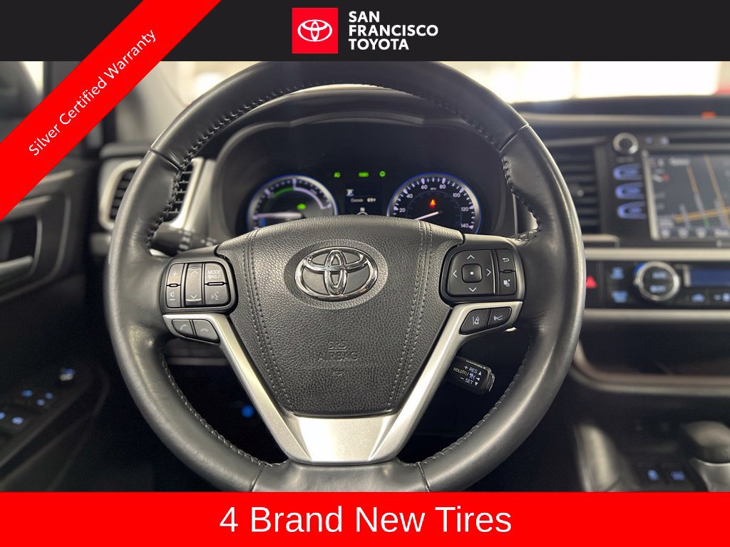 Certified 2017 Toyota Highlander XLE AWD/4WD image 32