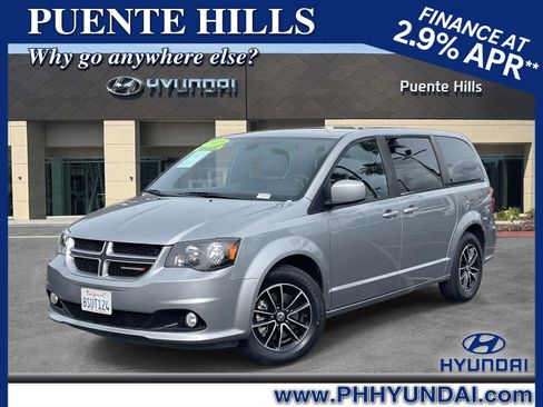 Used 2019 Dodge Grand Caravan GT image 1