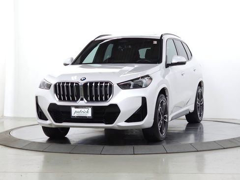 Used 2023 BMW X1 xDrive28i w/ Premium Package AWD/4WD image 3
