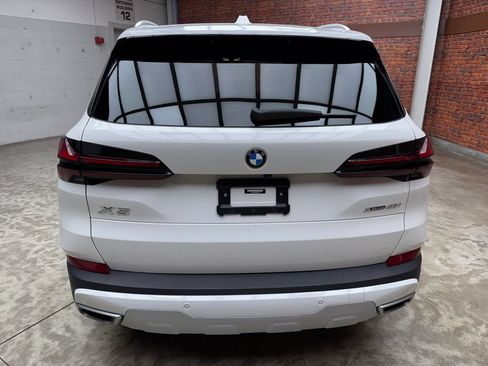 Certified 2024 BMW X5 xDrive40i w/ Premium Package AWD/4WD image 4