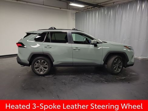 Used 2023 Toyota RAV4 XLE Premium image 9
