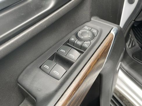 Used 2022 Chevrolet Silverado 2500 High Country w/ Technology Package image 11