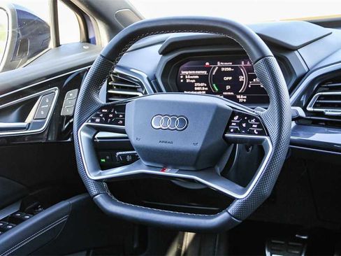 Used 2025 Audi Q4 e-tron Premium Plus w/ Premium Plus image 16