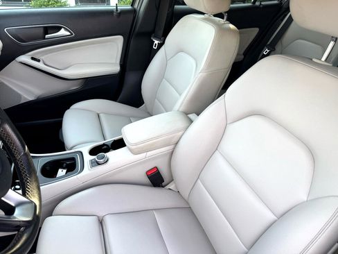 Used 2016 Mercedes-Benz GLA 250 4MATIC image 12