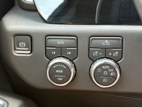 Used 2023 GMC Sierra 1500 Elevation image 16