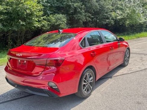 Certified 2024 Kia Forte LXS FWD image 3