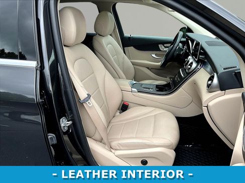 Used 2020 Mercedes-Benz GLC 300 4MATIC image 29