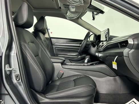 Used 2025 Nissan Altima 2.5 SL image 10
