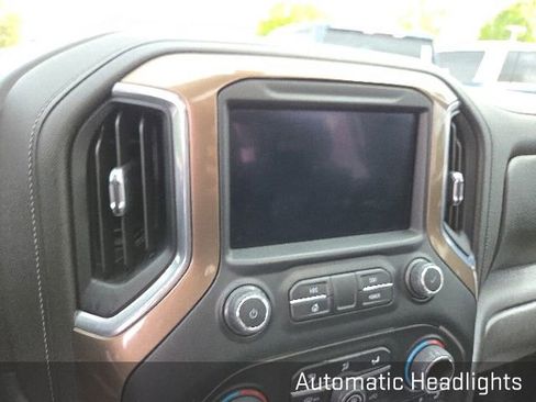 Used 2021 Chevrolet Silverado 1500 High Country AWD/4WD image 13