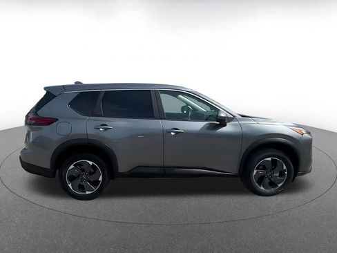 Used 2025 Nissan Rogue SV image 16
