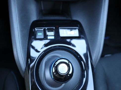 Used 2019 Nissan Leaf SV w/ Protection Package image 27