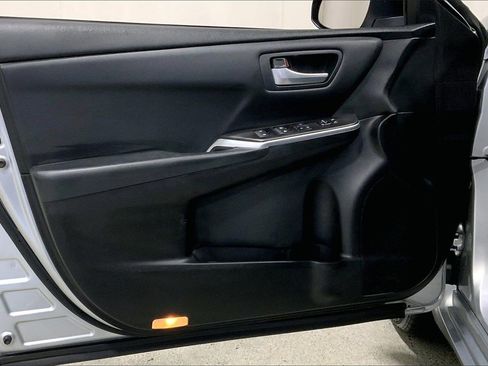 Used 2016 Toyota Camry LE image 25