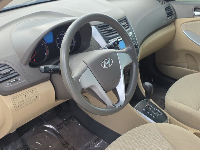 Used 2012 Hyundai Accent GLS FWD image 13