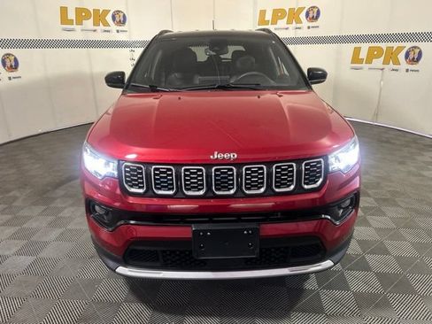 Used 2025 Jeep Compass Limited AWD/4WD image 9