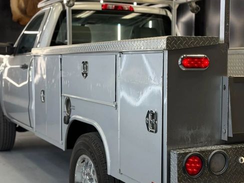 Used 2018 Chevrolet Silverado 2500 W/T RWD image 10