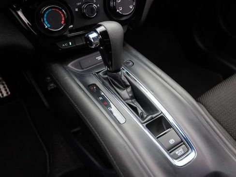Used 2021 Honda HR-V Sport image 32