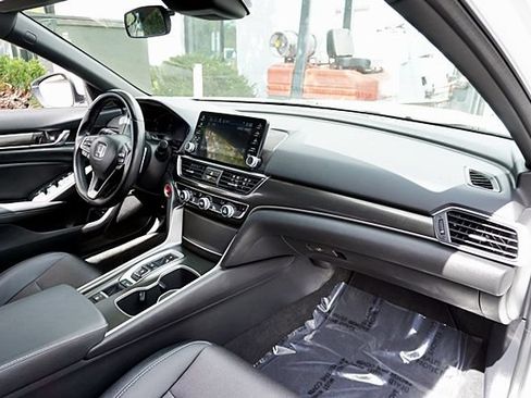 Used 2020 Honda Accord Sport image 10