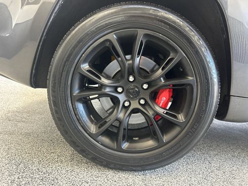 Used 2014 Jeep Grand Cherokee SRT8 w/ Luxury Group II AWD/4WD image 7