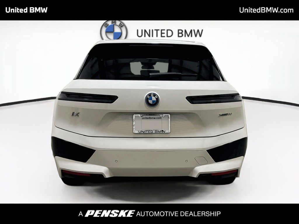 Certified 2024 BMW iX xDrive50 w/ Premium Package AWD/4WD image 6