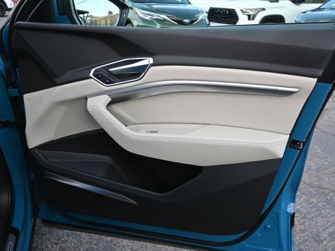 Used 2019 Audi e-tron Premium Plus image 47