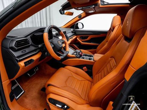 Used 2025 Lamborghini Urus SE AWD/4WD image 22