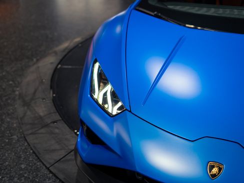 Used 2020 Lamborghini Huracan EVO RWD image 19