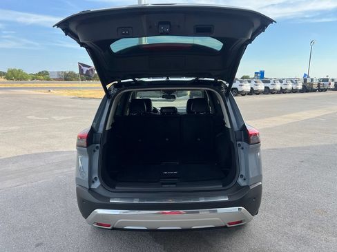 Used 2023 Nissan Rogue Platinum w/ Platinum Premium Package FWD image 5