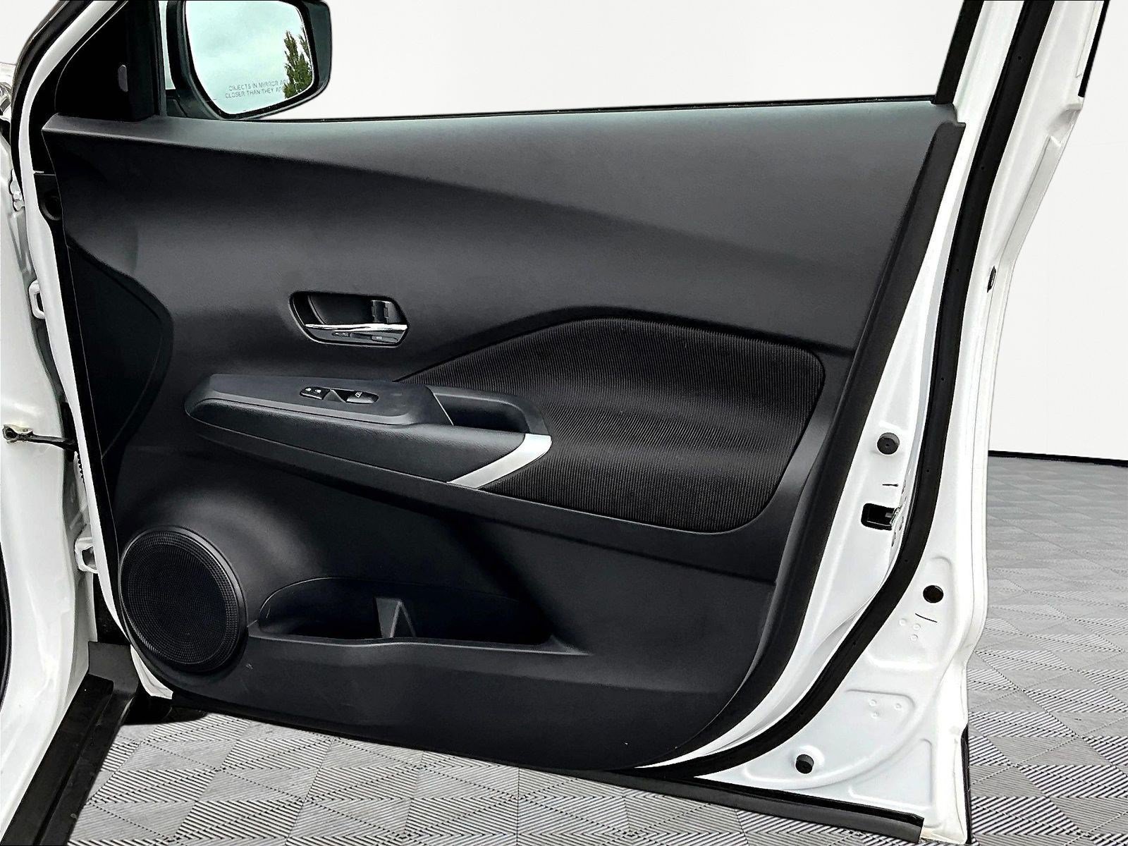 Used 2024 Nissan Kicks SV FWD image 28