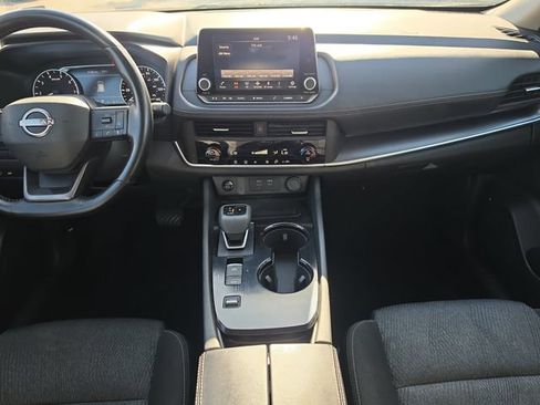 Certified 2025 Nissan Rogue SV FWD image 15