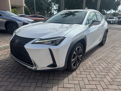 Used 2019 Lexus UX 200 w/ Accessory Package 2 FWD image 3