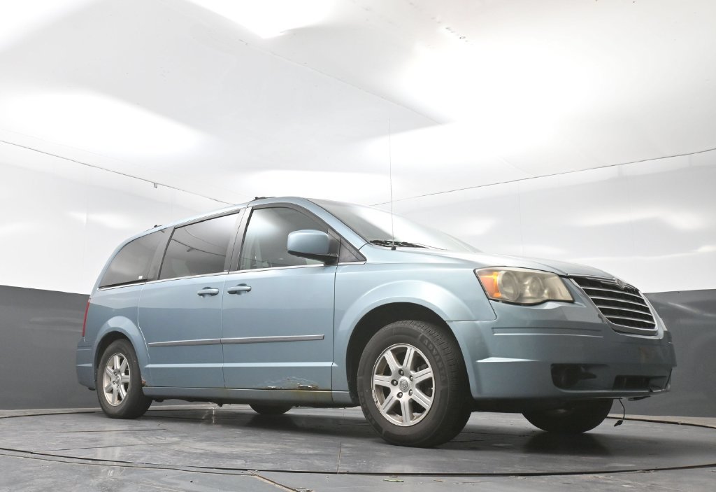 Used 2010 Chrysler Town & Country Touring FWD image 24