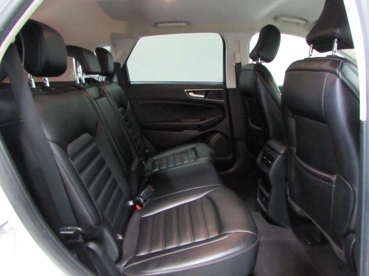 Used 2021 Ford Edge SEL AWD/4WD image 19