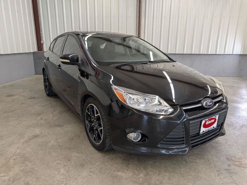 Used 2014 Ford Focus SE w/ Equipment Group 201A FWD image 11