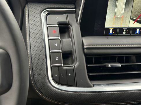 Used 2024 GMC Yukon XL SLT w/ SLT Premium Package image 26