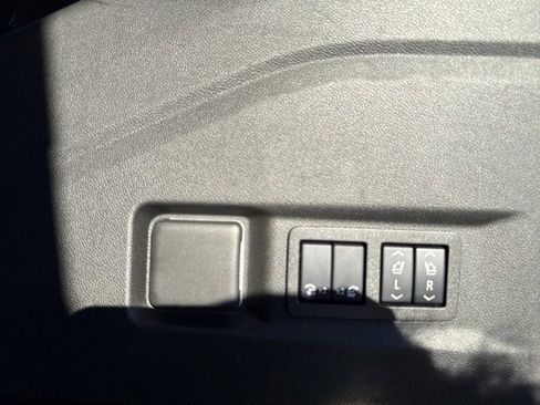 Used 2025 Chevrolet Tahoe Premier image 19